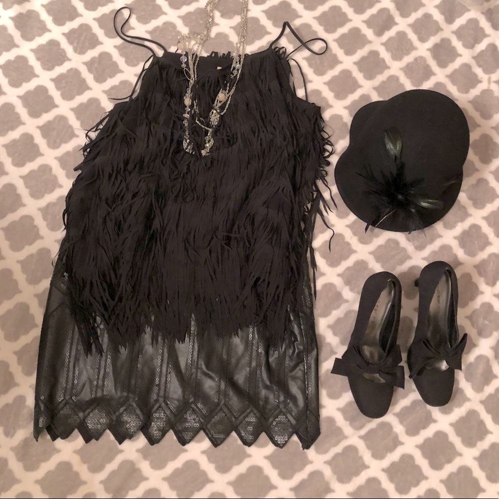 2/$12 Forever21 Scalloped Bottom Faux Leather Skirt - Picture 4 of 4